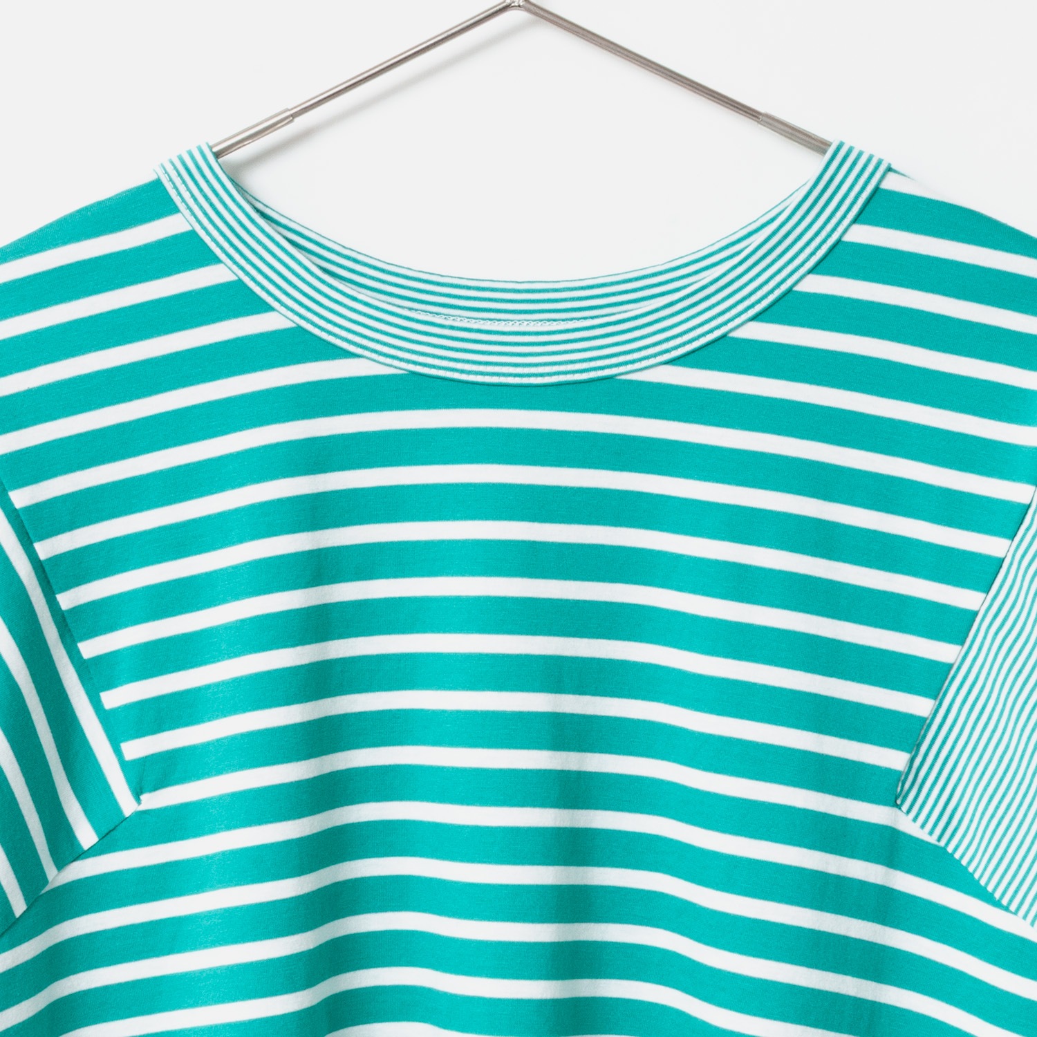 [RaPPELER] Asymmetrical Striped Cut and Sewn_Green(31)