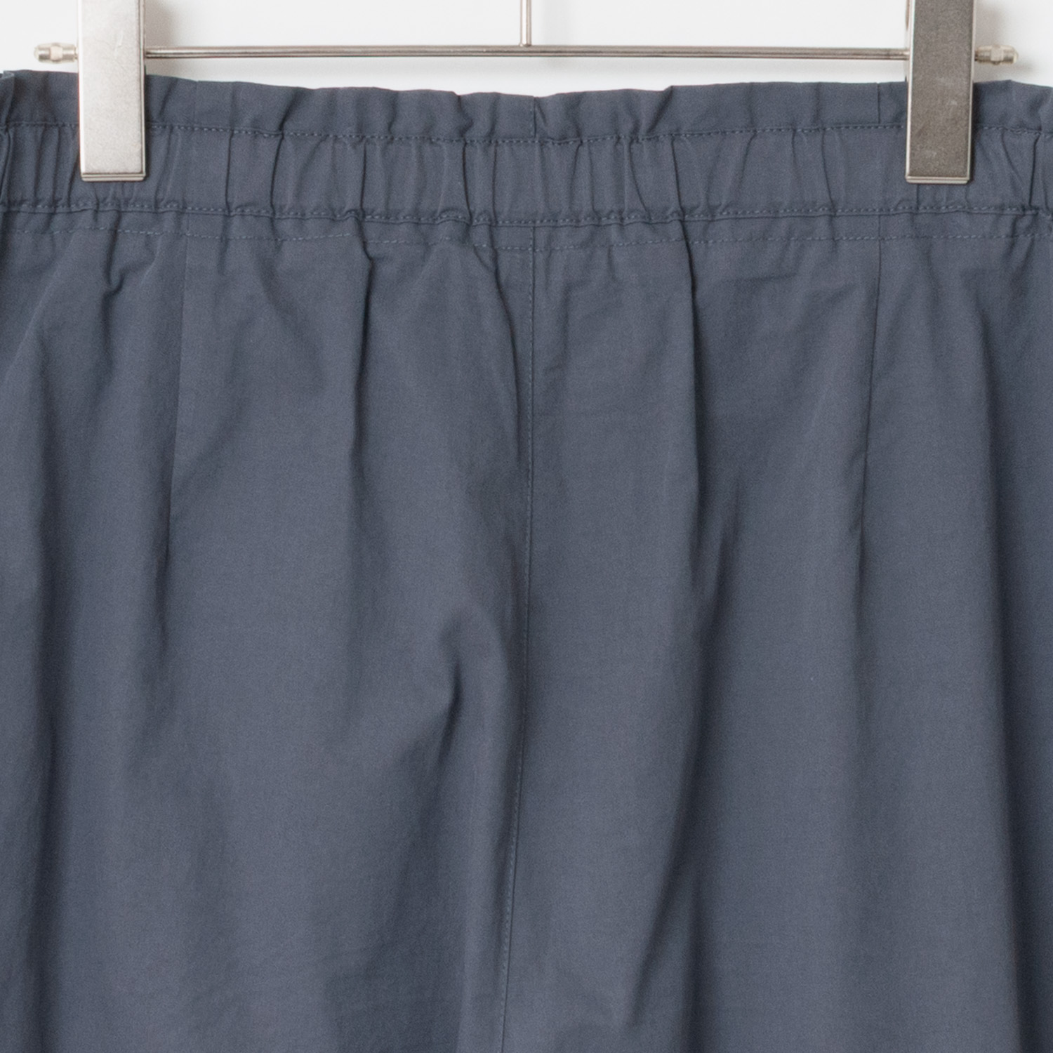 [Harriss] Compact cotton twill semi-wide pants