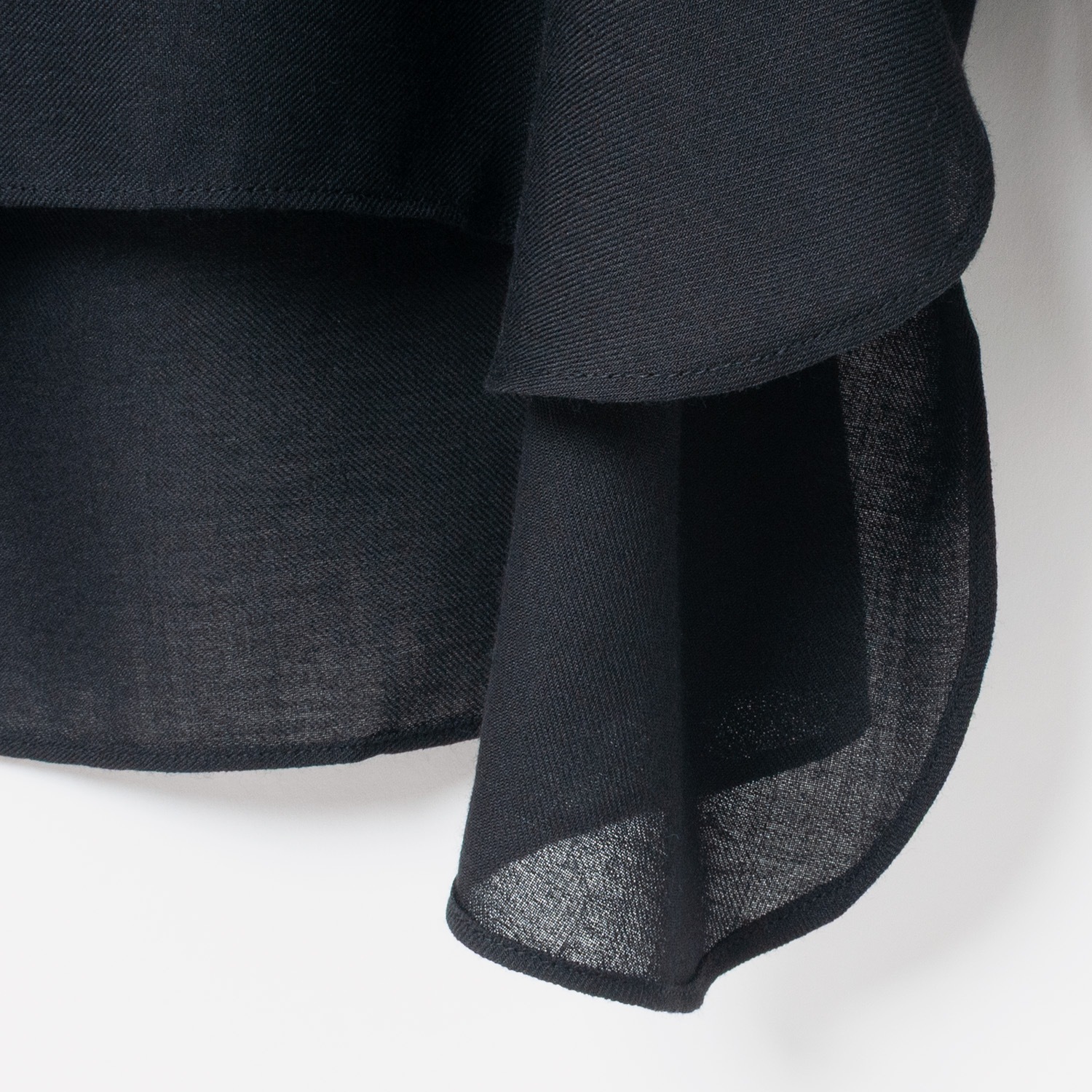 [Harriss] Turtleneck pullover with different material combination