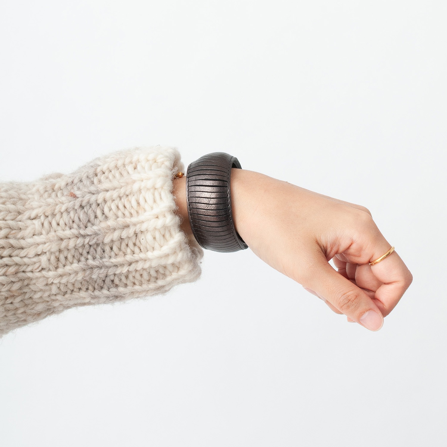 [trippen] Bangle S ( steel-lam )