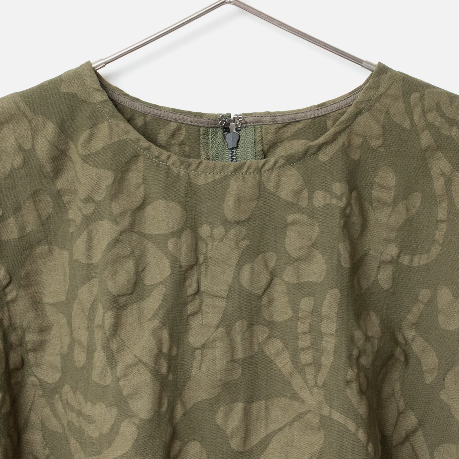 [RaPPELER] Ripple Cross Asymmetrical Blouse_khaki(32)