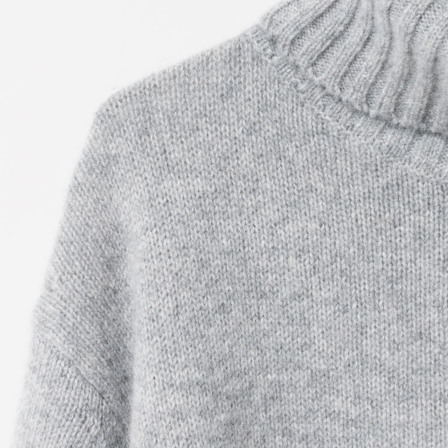 [Harriss] Lambswool turtle sweater