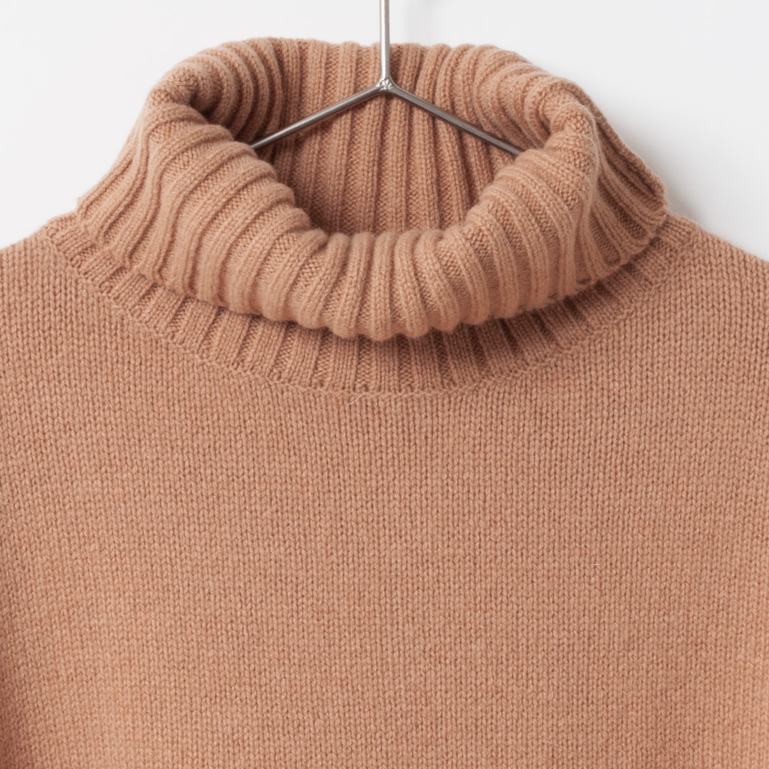 [Harriss] Lambswool turtle sweater