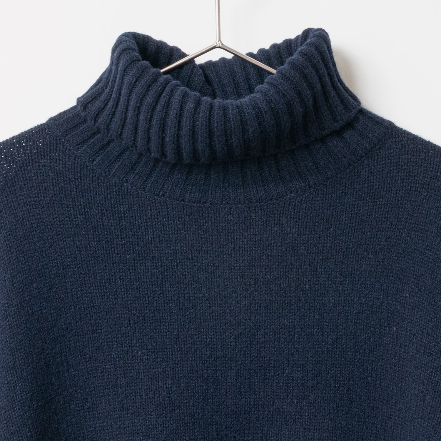 [Harriss] Lambswool turtle sweater