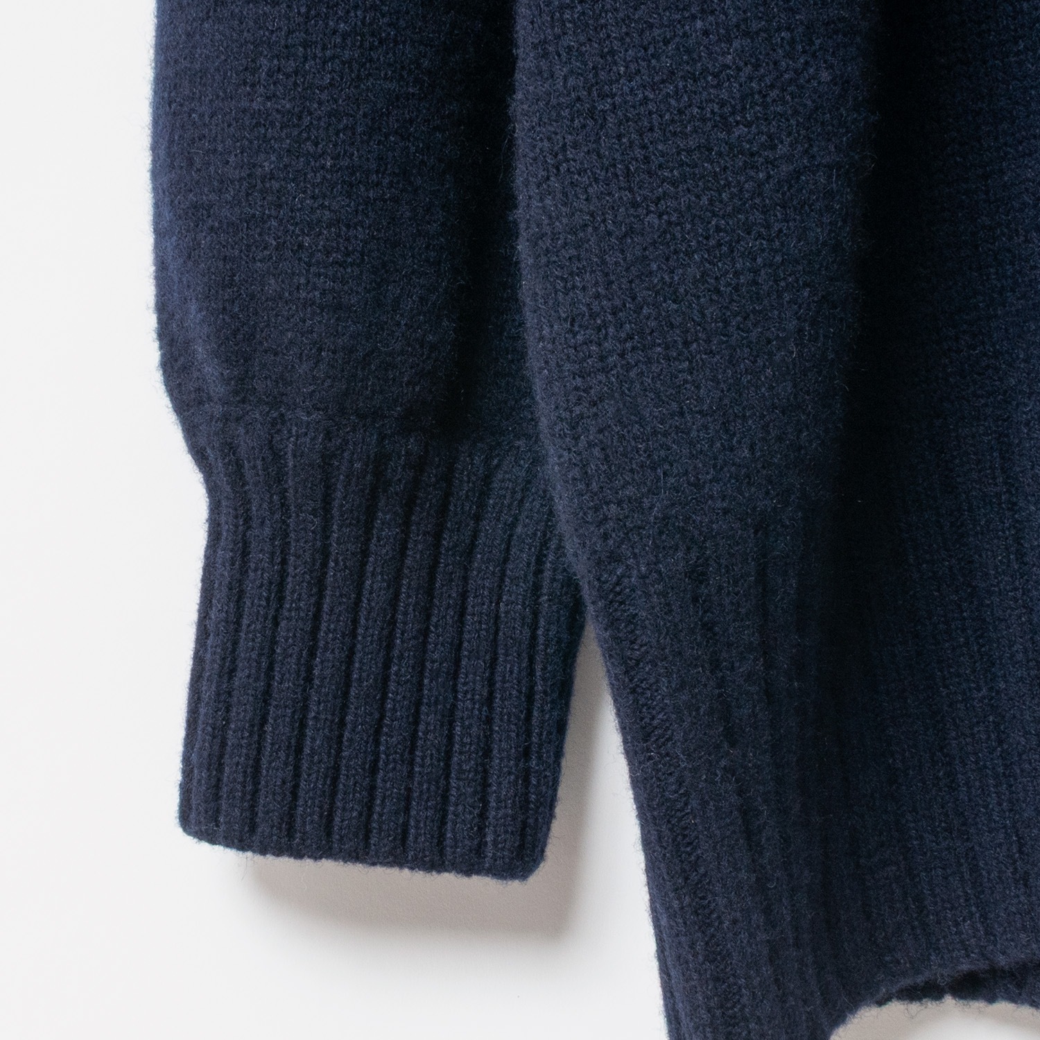 [Harriss] Lambswool turtle sweater