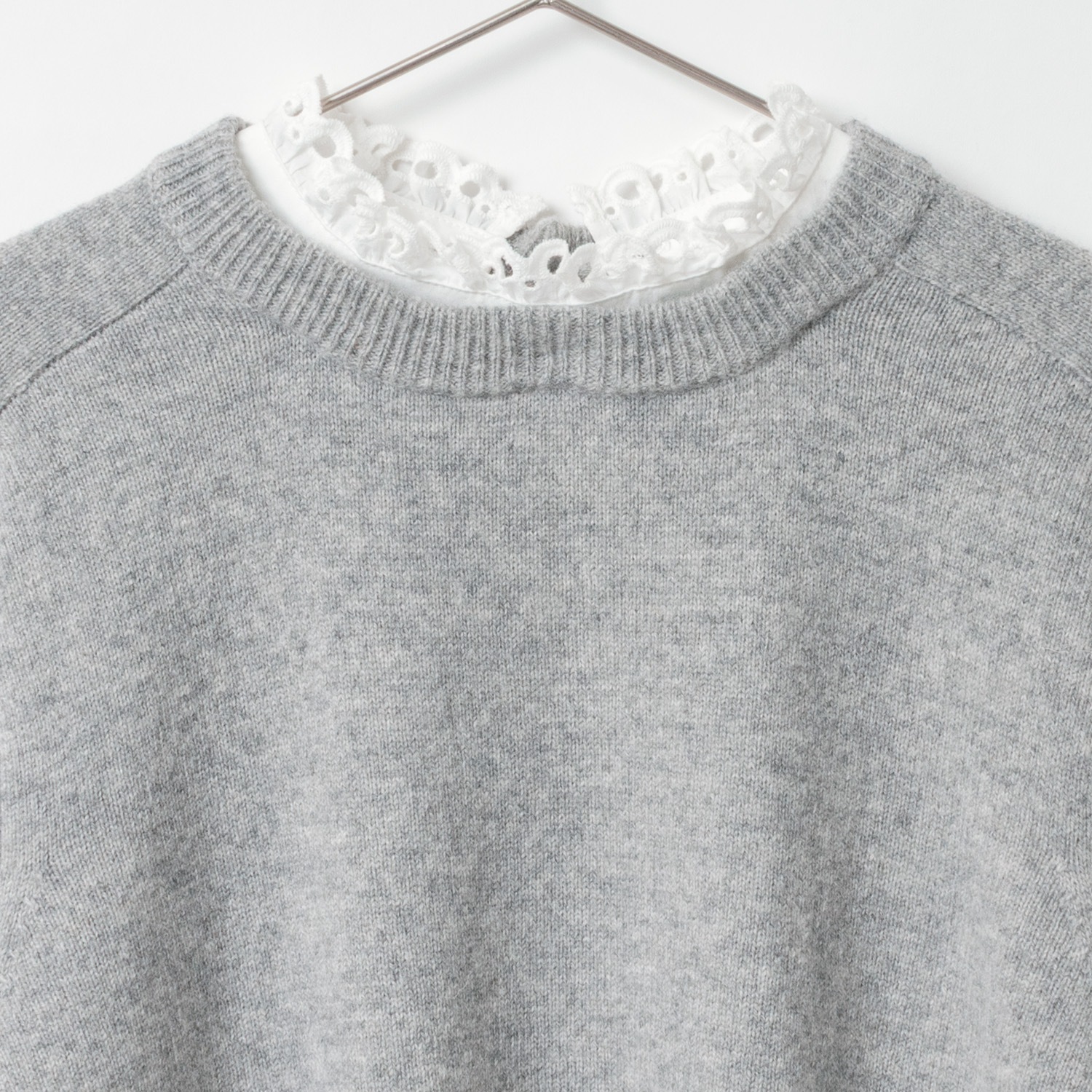 [Harriss] Cotton Ruffle Collared Crew Sweater