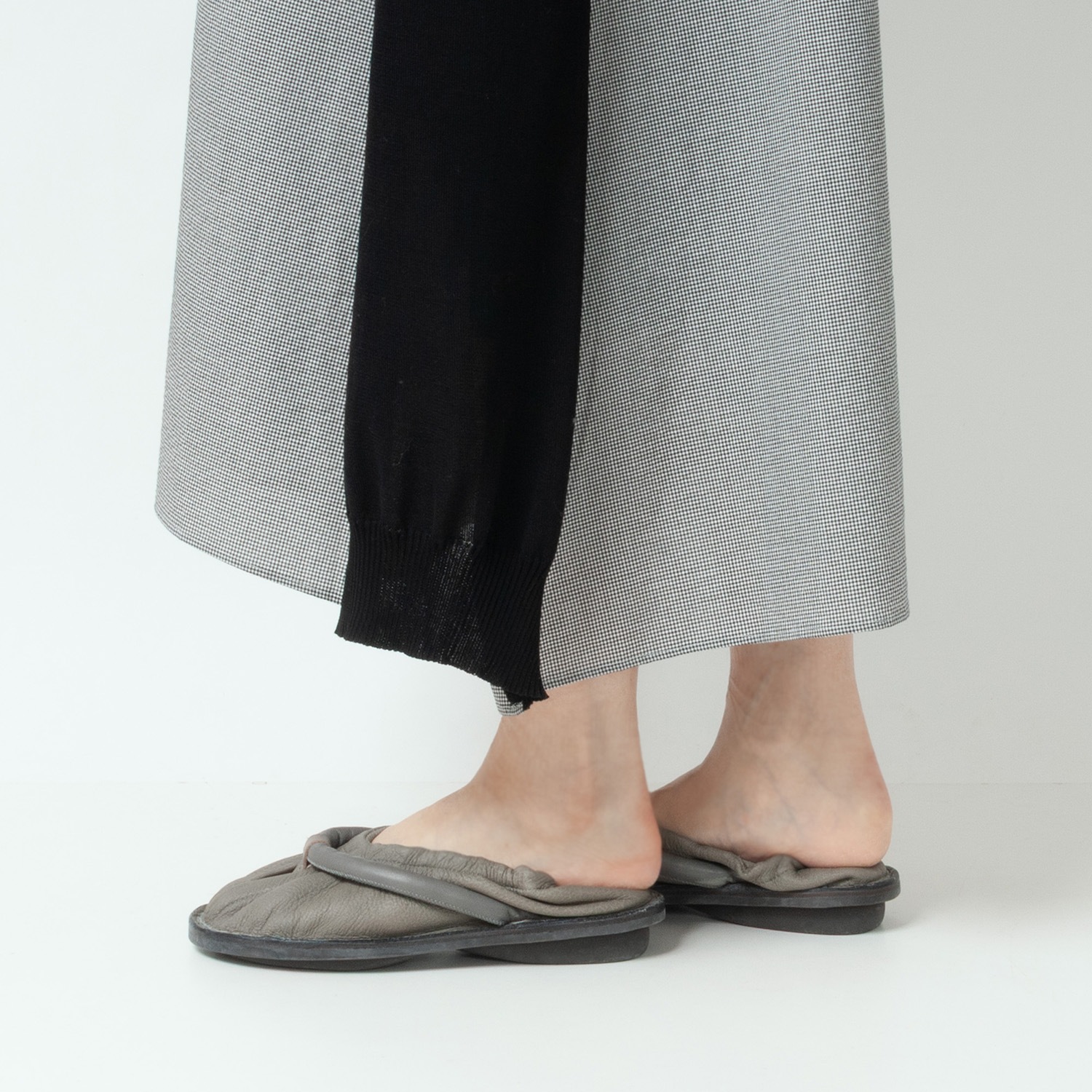 [trippen] Tanga f ( cement-alb/cement-waw )