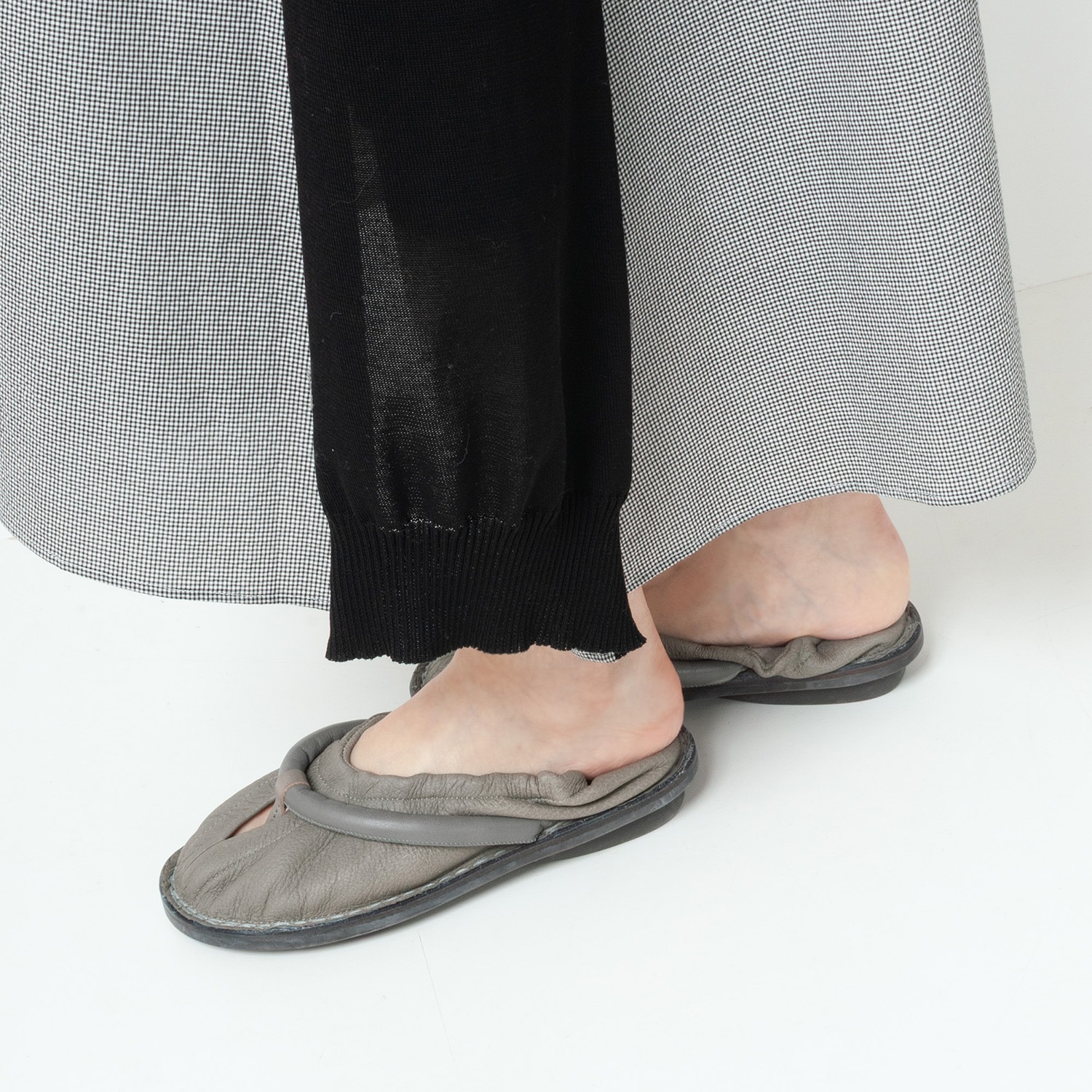 [trippen] Tanga f ( cement-alb/cement-waw )