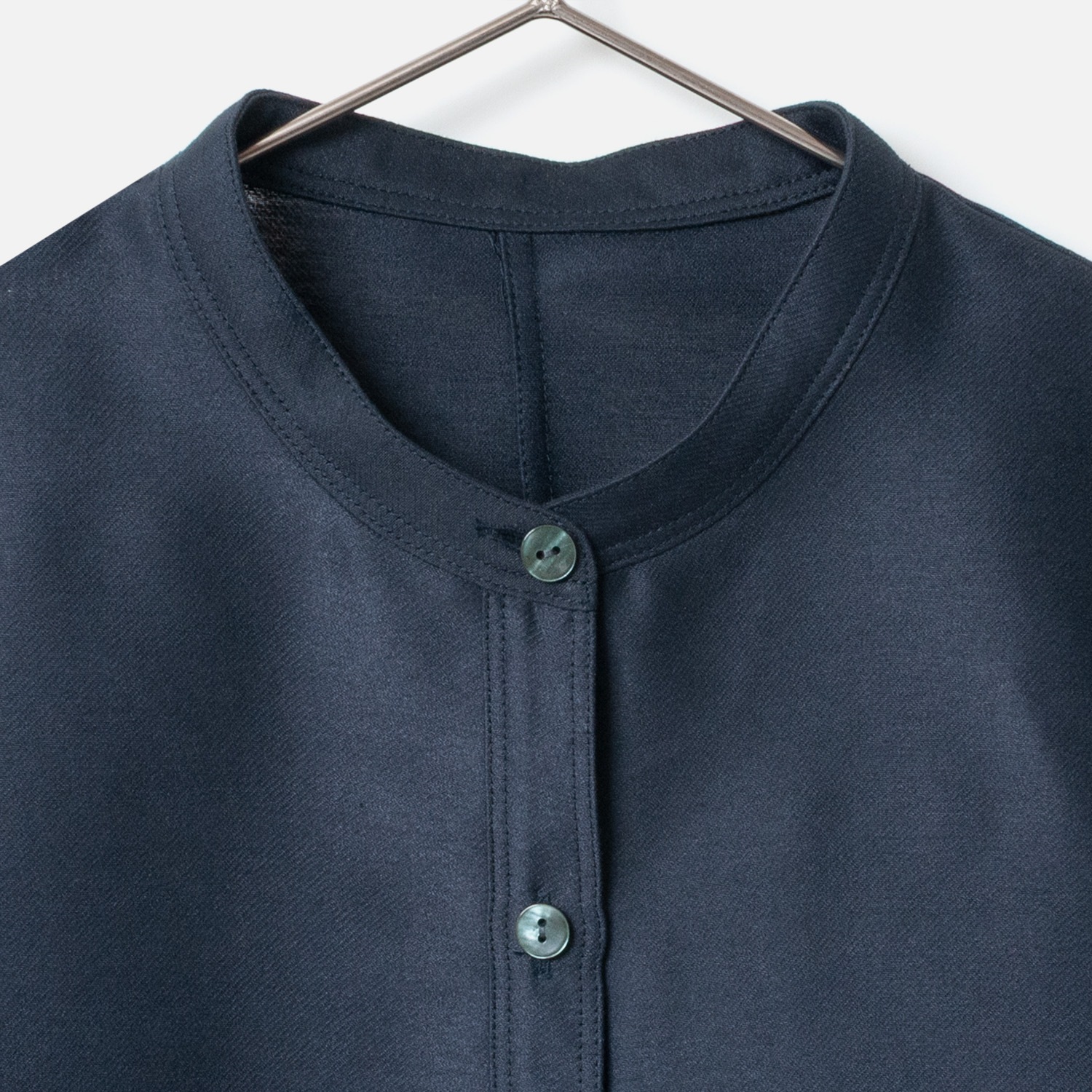 [Harriss] puff-sleeved blouse_Navy blue(50)