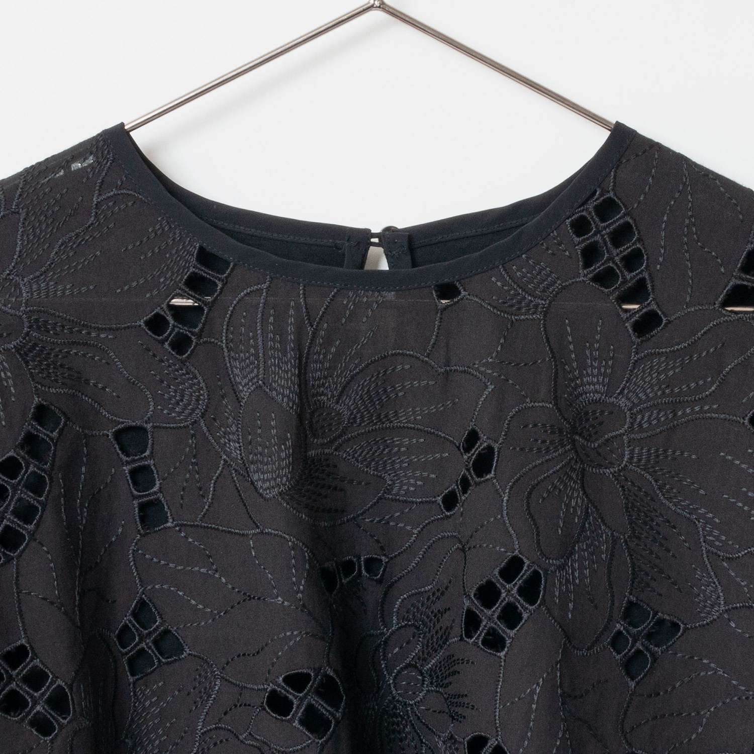 [Harriss] Cutwork Embroidery Lace Pullover