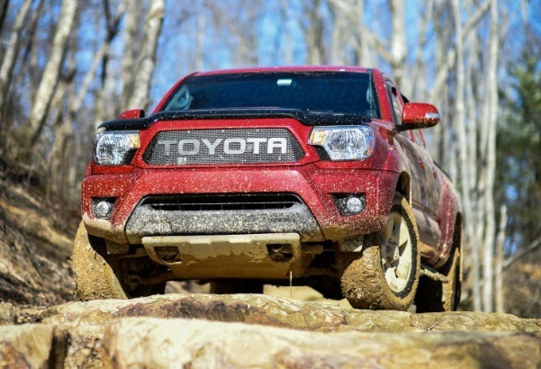 取り寄せ対応！）2012-2015 タコマ BIG TOYOTAロゴ メッシュグリル