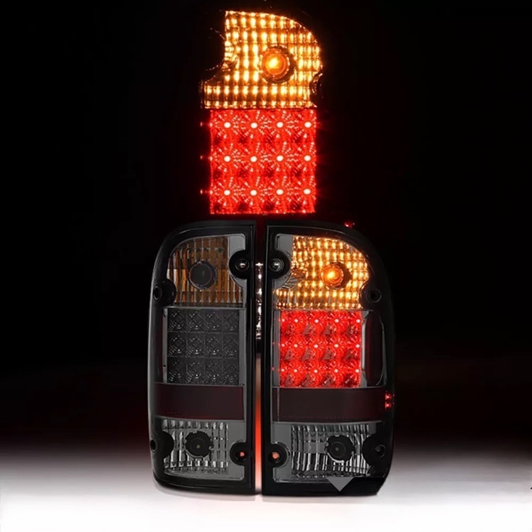 取り寄せ対応）2001-2004 タコマ LED スモーク テールランプSET 