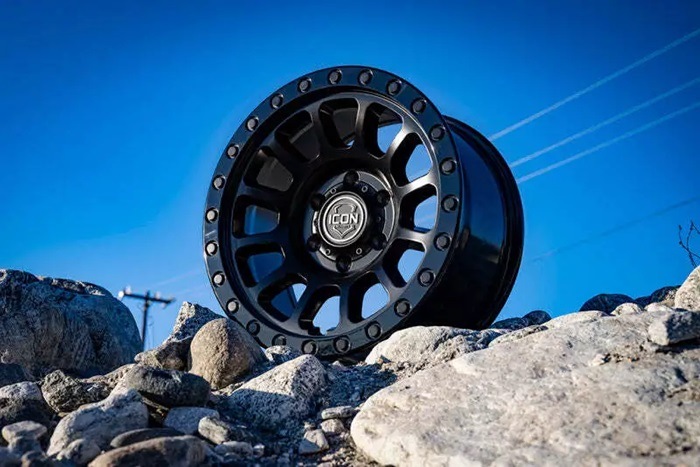 �ʼ����б�����ICON Hulse 17x8.5 �ۥ����� �ʥ��֥�֥�å�)