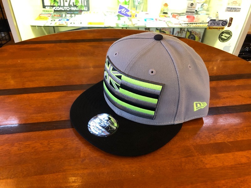�ϥ磻 �ޥ��� Maui Exclusive Fitted Hawaii x NEW ERA Slapswind �˥塼���� ����� ���ʥåץХå� ����å�