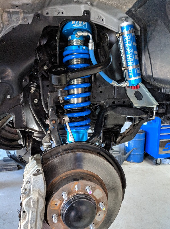取り寄せ対応！) 2016-ハイラックス GUN125 KING SHOCKS キング