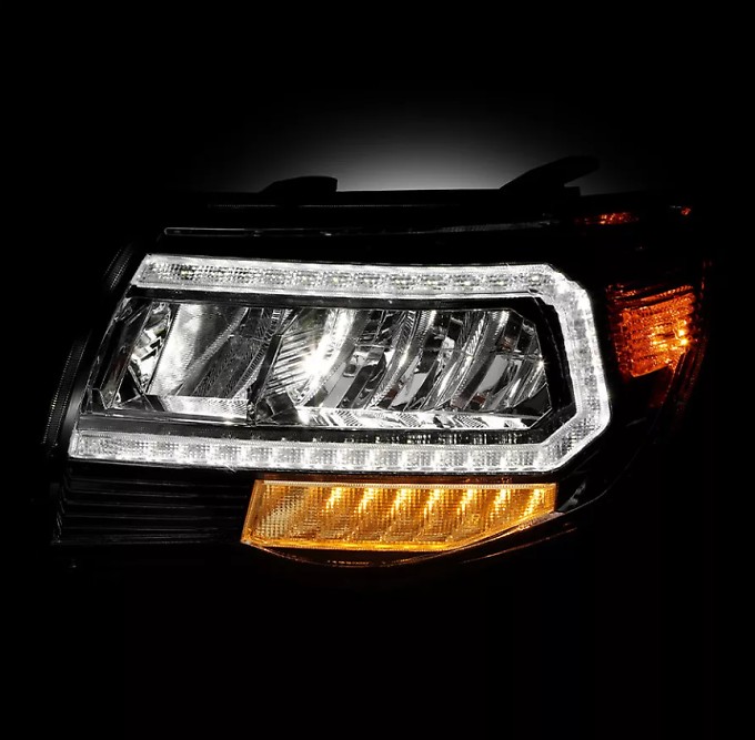 �ʼ����б����� 2005-2011 ������ ���꡼�ƥ��󥰥饤���� ���åץ��졼�� ��������ե� LED �إåɥ饤�ȥ��å�