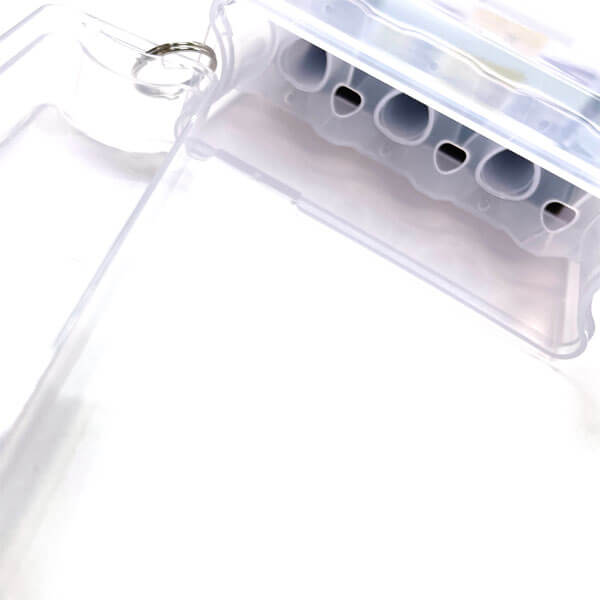 モア 全知全能 クリーム ダーツケース