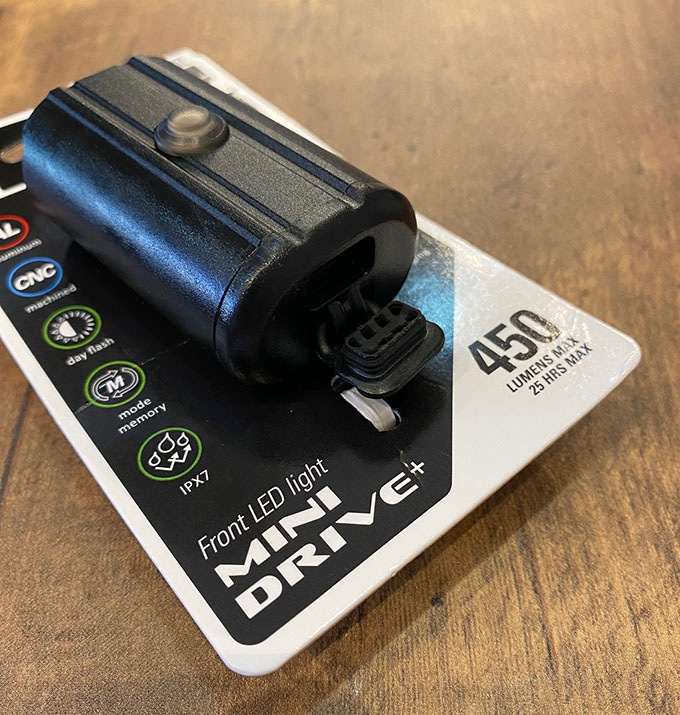 LEZYNE(�쥶����)��MINI DRIVE 450+ ��LED�ե���ȥ饤�ȡ�