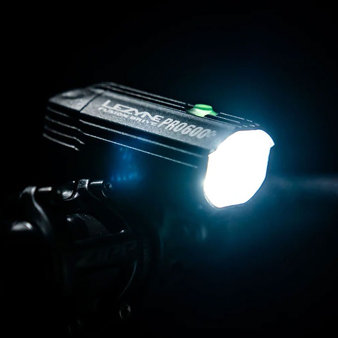 LEZYNE�ʥ쥶����ˡ�FUSION DRIVE PRO 600+���ե������LED�饤��