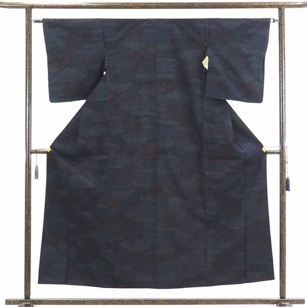 【在庫処分】リサイクル着物 紬正絹黒地先染袷真綿紬レディース【裄Mサイズ】【ランクA】
