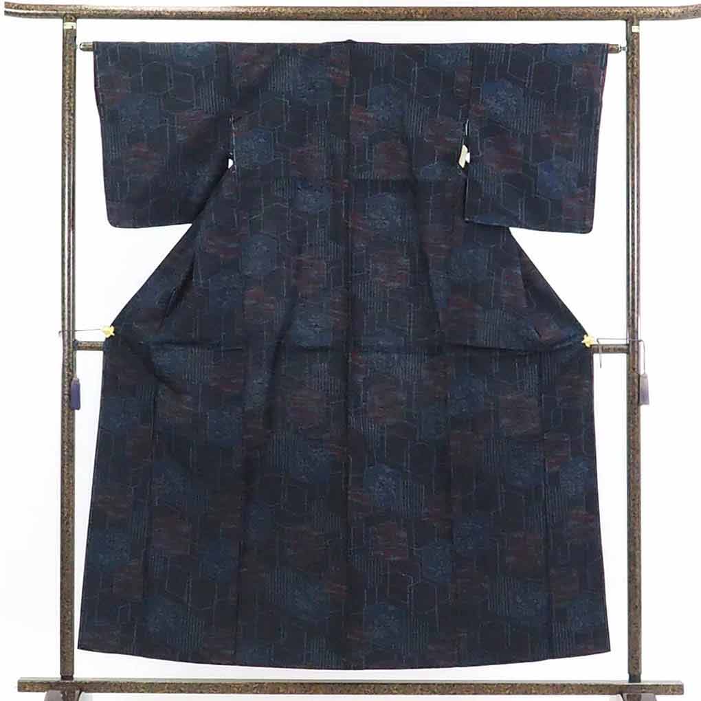 【在庫処分】リサイクル着物 紬正絹黒地亀甲柄袷紬着物未使用品レディース【裄Mサイズ】【ランクS】