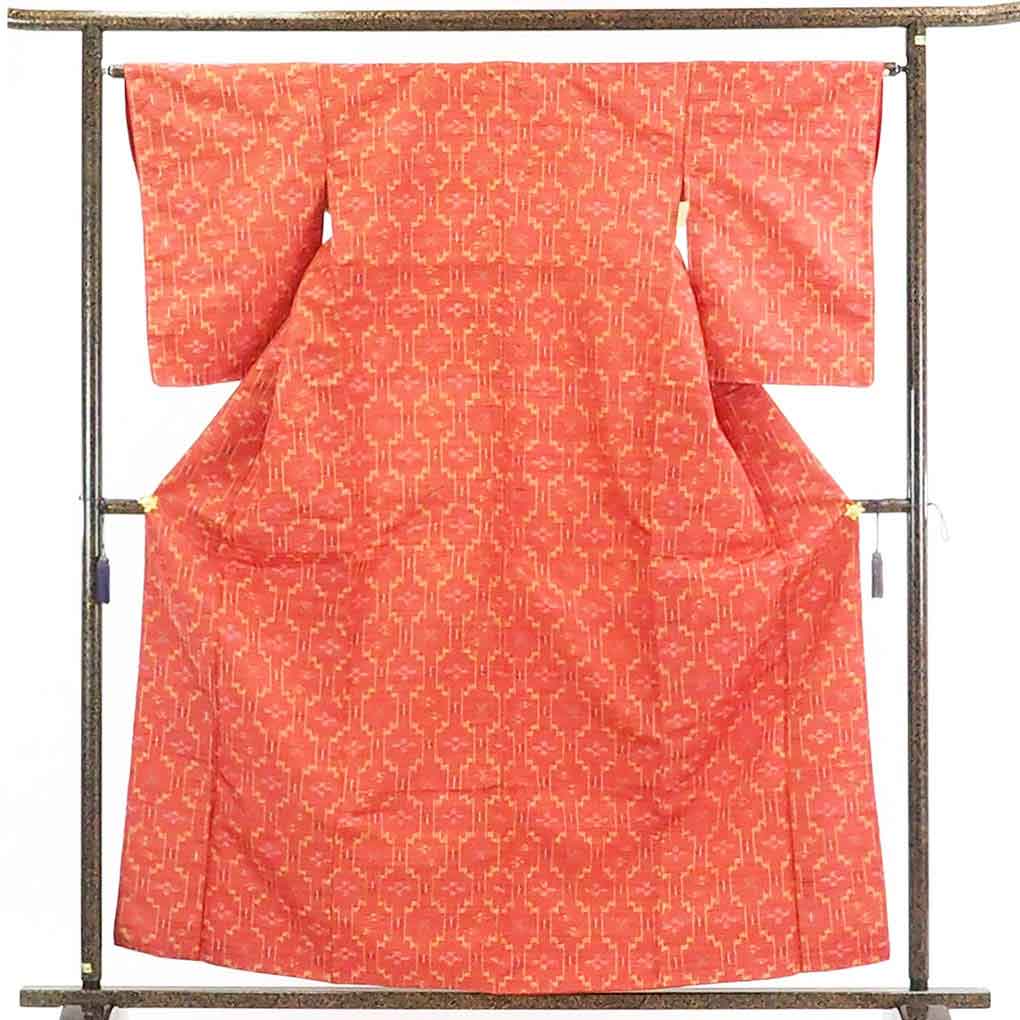 【在庫処分】リサイクル着物 紬正絹濃いピンク地袷紬着物レディース【裄Mサイズ】身丈160cm 裄64cm 前幅24cm 後幅28cm 袖丈56cm【ランクA】