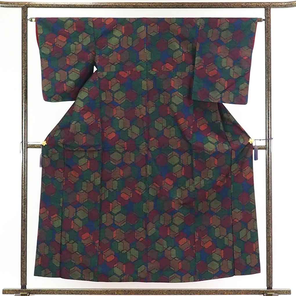 【在庫処分】リサイクル着物 紬正絹紺地亀甲柄袷真綿紬着物レディース【裄Mサイズ】身丈158cm 裄63cm 前幅22.5cm 後幅28.5cm 袖丈53cm【ランクA】