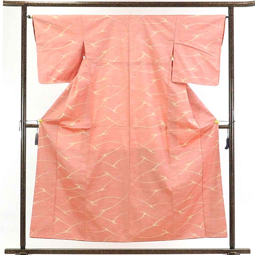 【在庫処分】リサイクル着物 紬正絹ピンク地袷紬着物未使用品レディース【裄Mサイズ】身丈156cm 裄65cm 前幅22.5cm 後幅30cm 袖丈49cm【ランクS】
