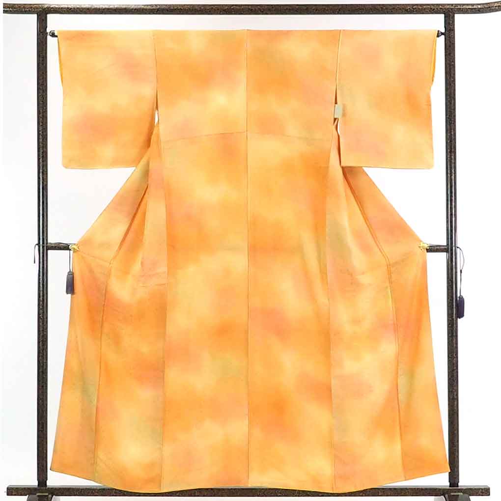 【在庫処分】リサイクル着物 色無地正絹山吹ぼかし片喰紋入袷色無地レディース【裄Mサイズ】身丈160cm 裄65cm 前幅25cm 後幅30cm 袖丈49cm【ランクA】