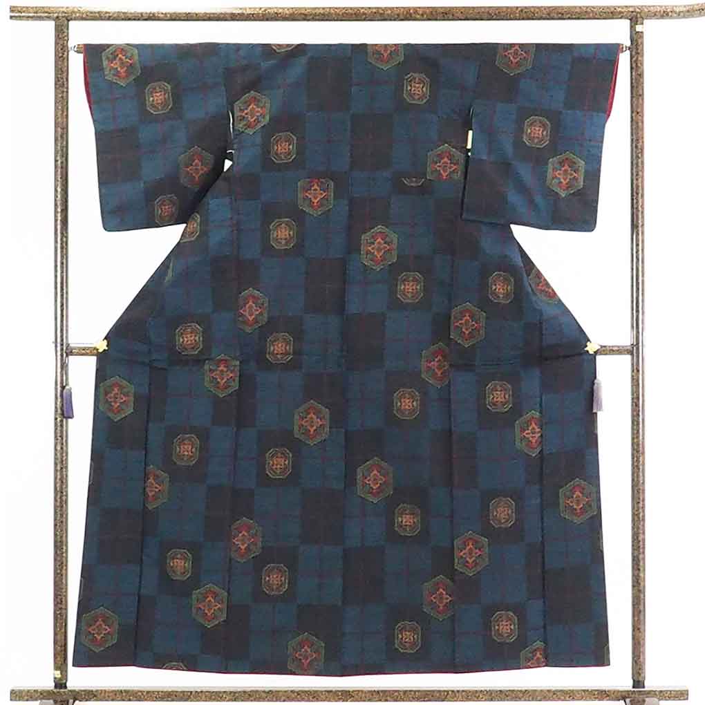 【在庫処分】リサイクル着物 紬正絹紺地市松絣先染袷紬着物レディース【裄Mサイズ】身丈159cm 裄65cm 前幅23cm 後幅28cm 袖丈49cm【ランクA】