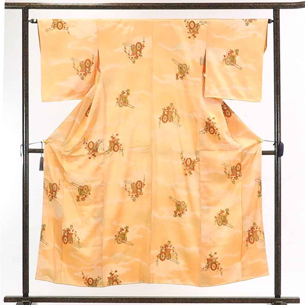 【在庫処分】リサイクル着物 小紋正絹オレンジ地御所車模様袷小紋着物レディース【裄Mサイズ】身丈155cm 裄65cm 前幅24cm 後幅29cm 袖丈49cm【ランクB】