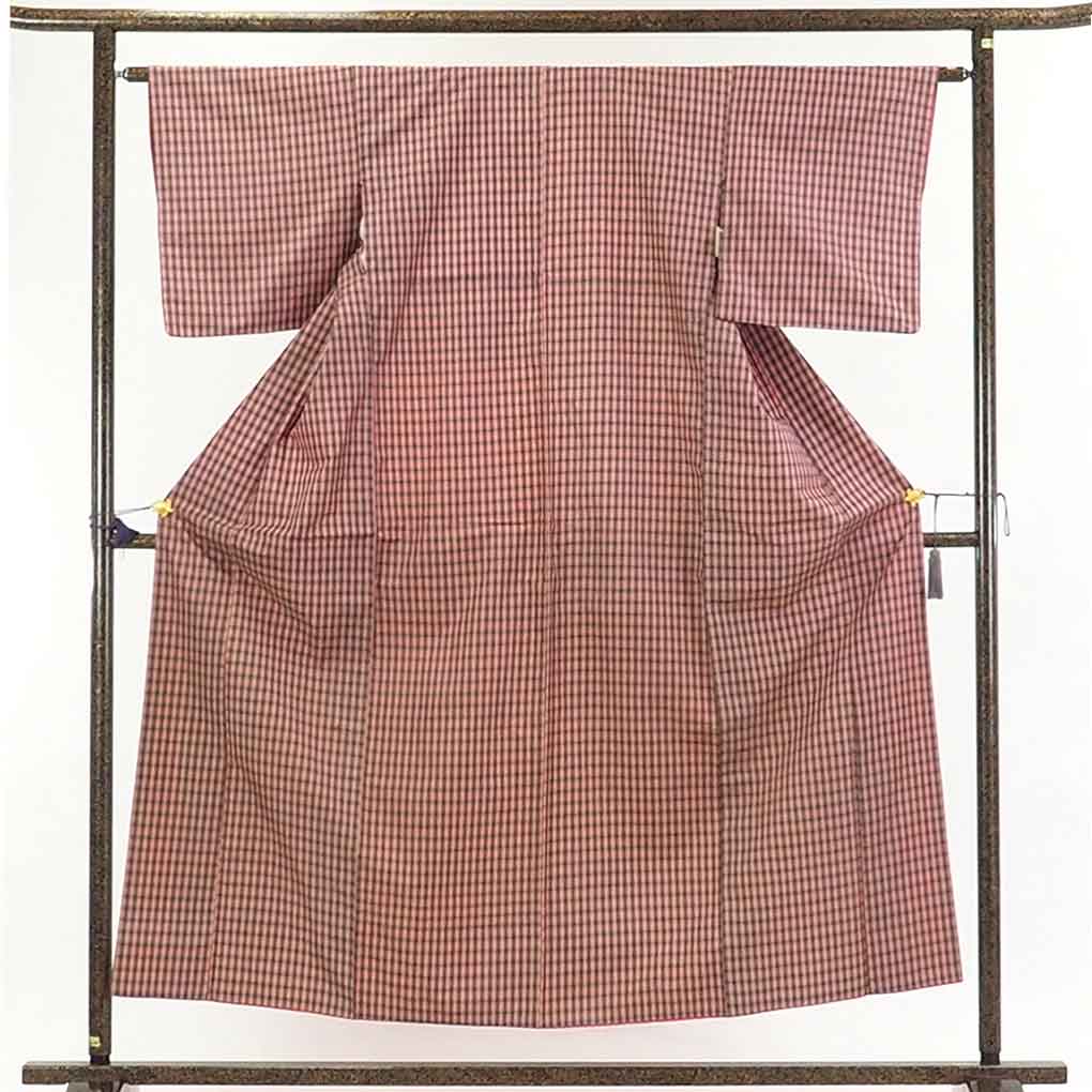 【在庫処分】リサイクル着物 紬正絹ローズピンク地ぼかし格子柄袷紬着物レディース【裄Sサイズ】身丈155cm 裄62cm 前幅24cm 後幅29.5cm 袖丈45cm【ランクB】