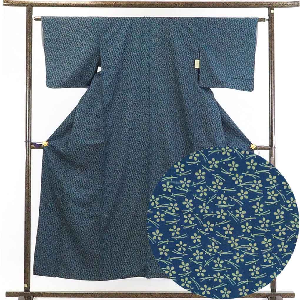 【在庫処分】リサイクル着物 小紋正絹紺地松葉花柄袷小紋着物レディース【裄Mサイズ】身丈154cm 裄63cm 前幅24cm 後幅29.5cm 袖丈44cm【ランクA】