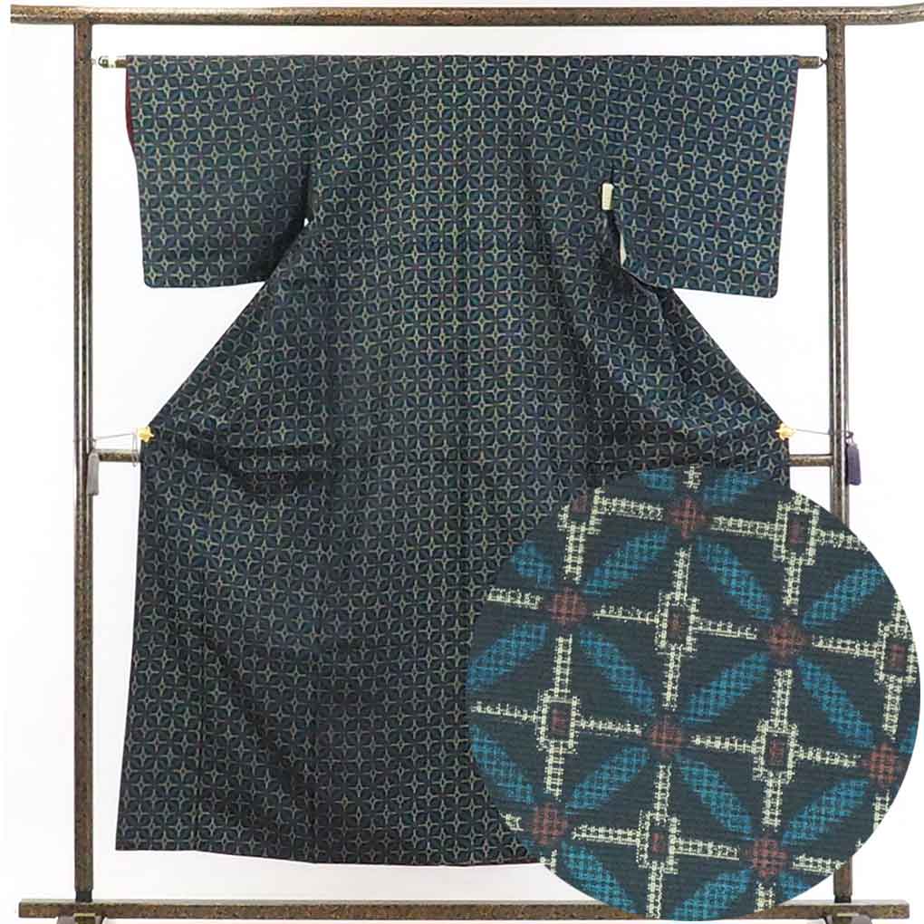 【在庫処分】リサイクル着物 紬正絹黒地先染袷紬着物レディース【裄Sサイズ】身丈155cm 裄62cm 前幅23cm 後幅28.5cm 袖丈46cm【ランクB】