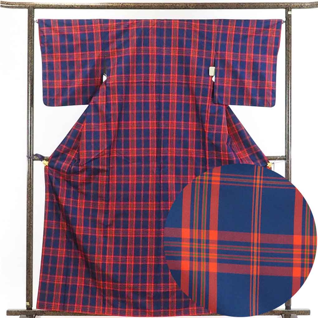 【在庫処分】リサイクル着物 紬正絹紺地格子柄袷紬着物レディース【裄Mサイズ】身丈164cm 裄65cm 前幅23cm 後幅29cm 袖丈49cm【ランクA】