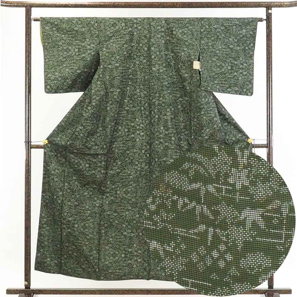 【在庫処分】リサイクル着物 紬 / 正絹グリーン地袷先染紬着物 レディース 秋冬春用 シルク100％ グリーン 裄Mサイズ身丈156cm 裄63cm 前幅24cm 後幅29cm 袖丈47cm【ランクB】