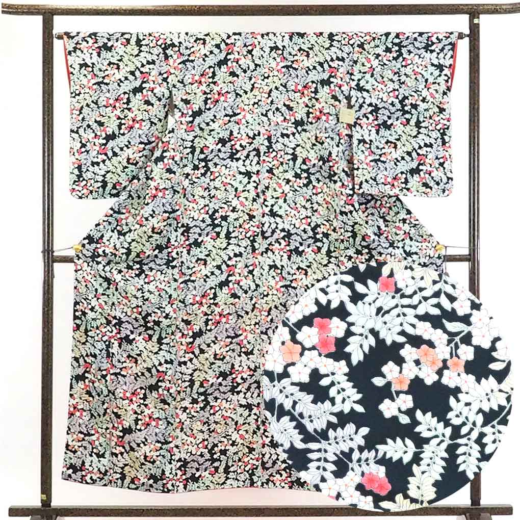 【在庫処分】リサイクル着物 小紋正絹黒地花柄袷小紋着物 レディース 秋冬春用 シルク100％ ブラック 裄Mサイズ身丈155cm 裄64cm 前幅22.5cm 後幅28cm 袖丈56cm【ランクA】