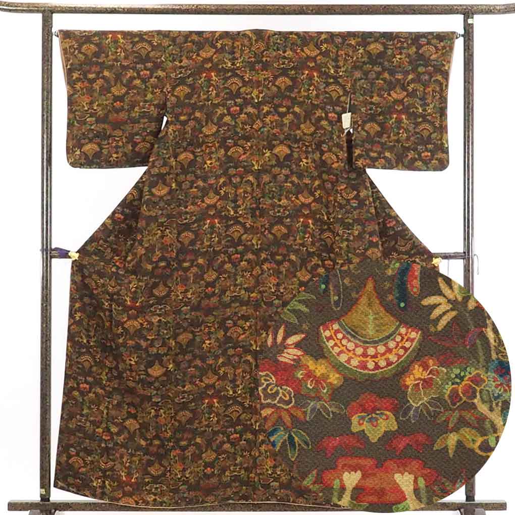 【在庫処分】リサイクル着物 小紋正絹焦茶地花柄袷小紋着物 レディース 秋冬春用 シルク100％ ブラウン 裄Mサイズ身丈160cm 裄65cm 前幅25cm 後幅30cm 袖丈48cm【ランクA】