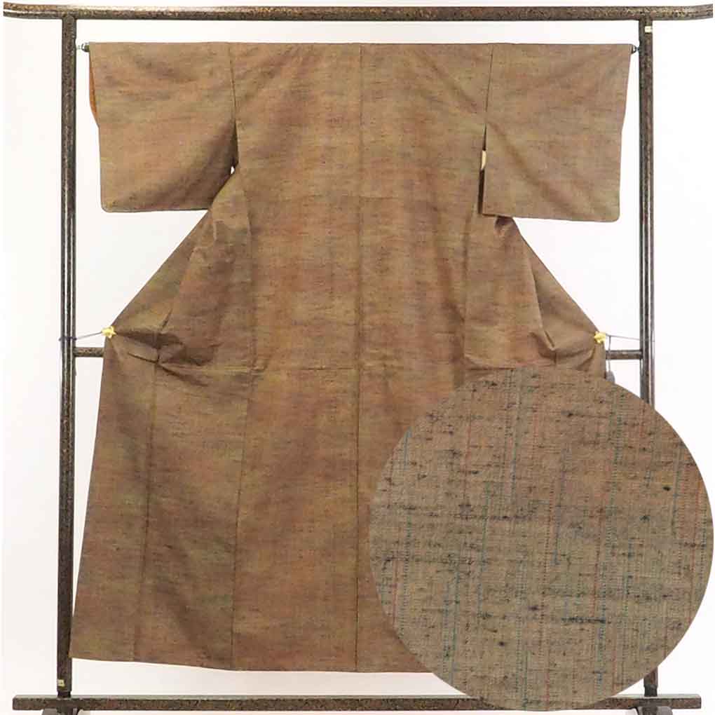 【在庫処分】リサイクル着物 紬正絹茶色地先染ぼかし袷真綿紬着物 レディース 秋冬春用 シルク100％ ブラウン 裄Mサイズ身丈155cm 裄65cm 前幅24cm 後幅30cm 袖丈45cm【ランクA】