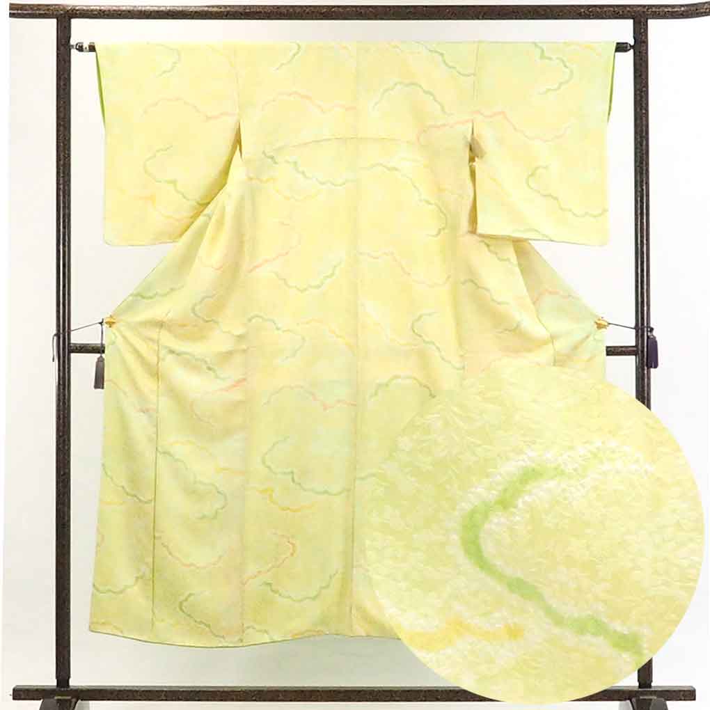 【在庫処分】リサイクル着物 小紋正絹薄グリーン地雲取り柄袷小紋着物 レディース 秋冬春用 シルク100％ グリーン 裄Mサイズ身丈150cm 裄63cm 前幅23cm 後幅28cm 袖丈50cm【ランクB】