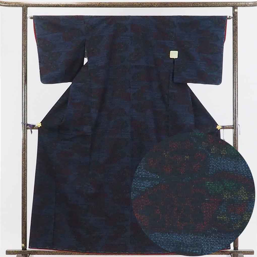 【在庫処分】リサイクル着物 紬正絹紺地袷真綿紬着物未使用品 レディース 秋冬春用 シルク100％ ネイビー 裄Mサイズ身丈163cm 裄64cm 前幅23cm 後幅29cm 袖丈49cm【ランクS】