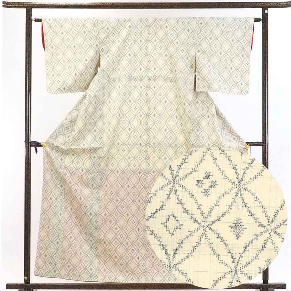 リサイクル着物 紬正絹薄黄色地七宝柄袷紬着物 レディース 秋冬春用 シルク100％ イエロー 裄Mサイズ身丈160cm 裄63cm 前幅22.5cm 後幅28cm 袖丈47cm【ランクA】