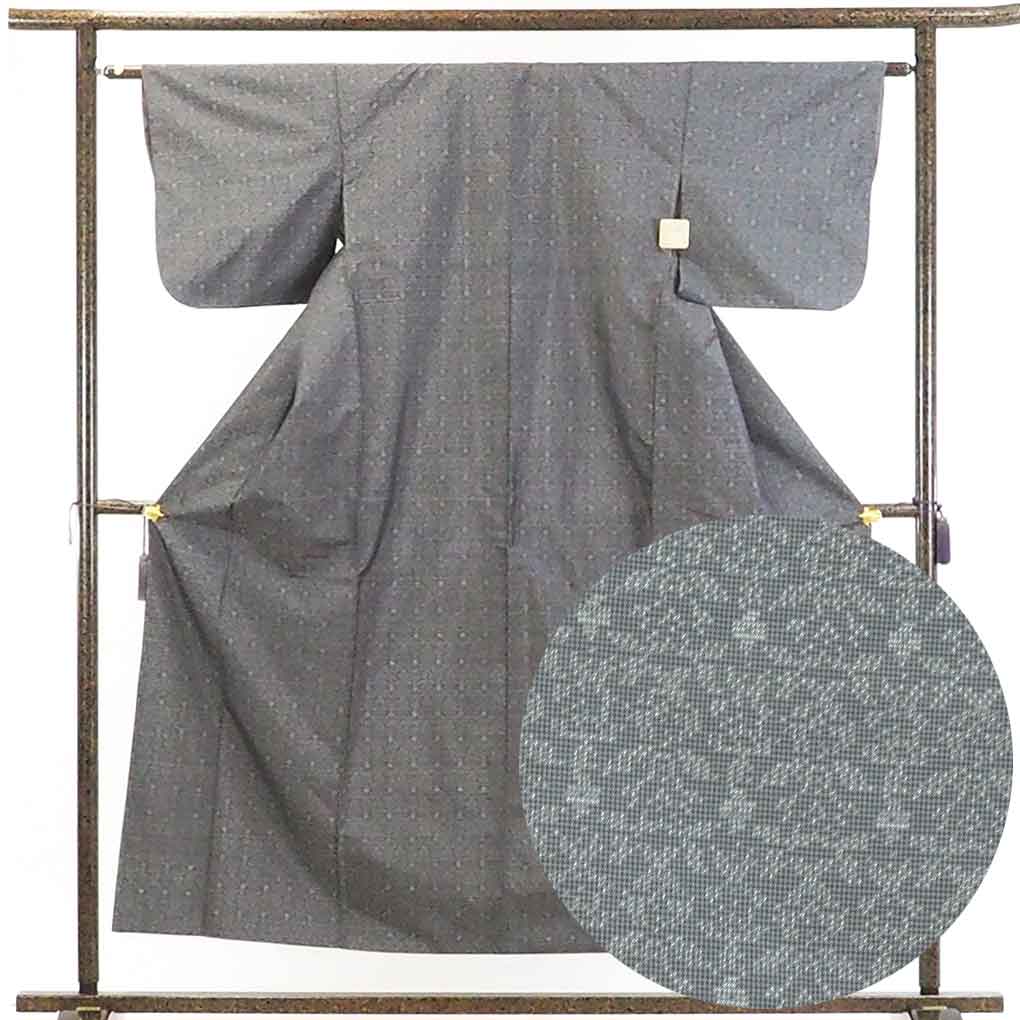 【在庫処分】リサイクル着物 紬正絹グレー地袷紬着物 レディース 秋冬春用 シルク100％ グレー 裄Sサイズ身丈155cm 裄61cm 前幅23cm 後幅28cm 袖丈45cm【ランクB】