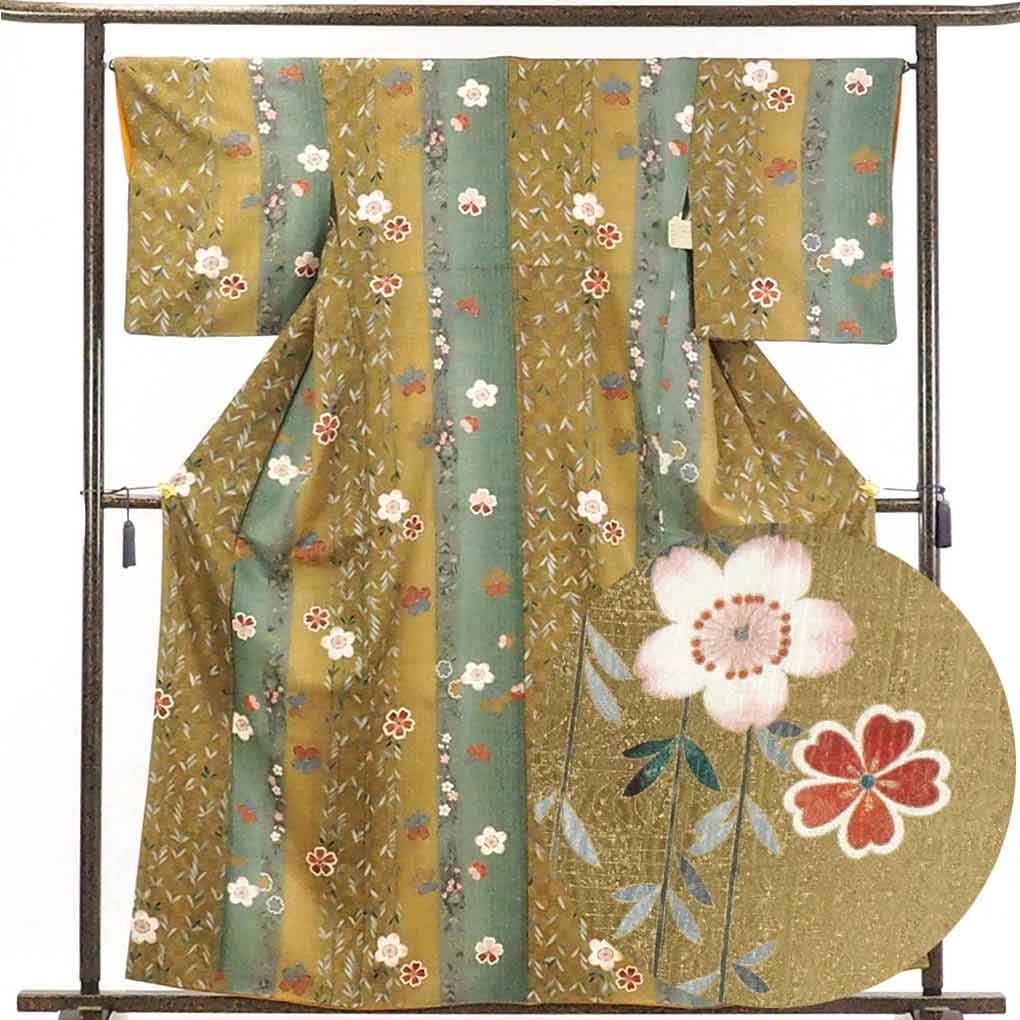 【在庫処分】リサイクル着物 小紋正絹金茶縦縞袷小紋着物 レディース 秋冬春用 シルク ブラウン 裄Mサイズ身丈161cm 裄66cm 前幅25cm 後幅28cm 袖丈48.5cm【ランクA】