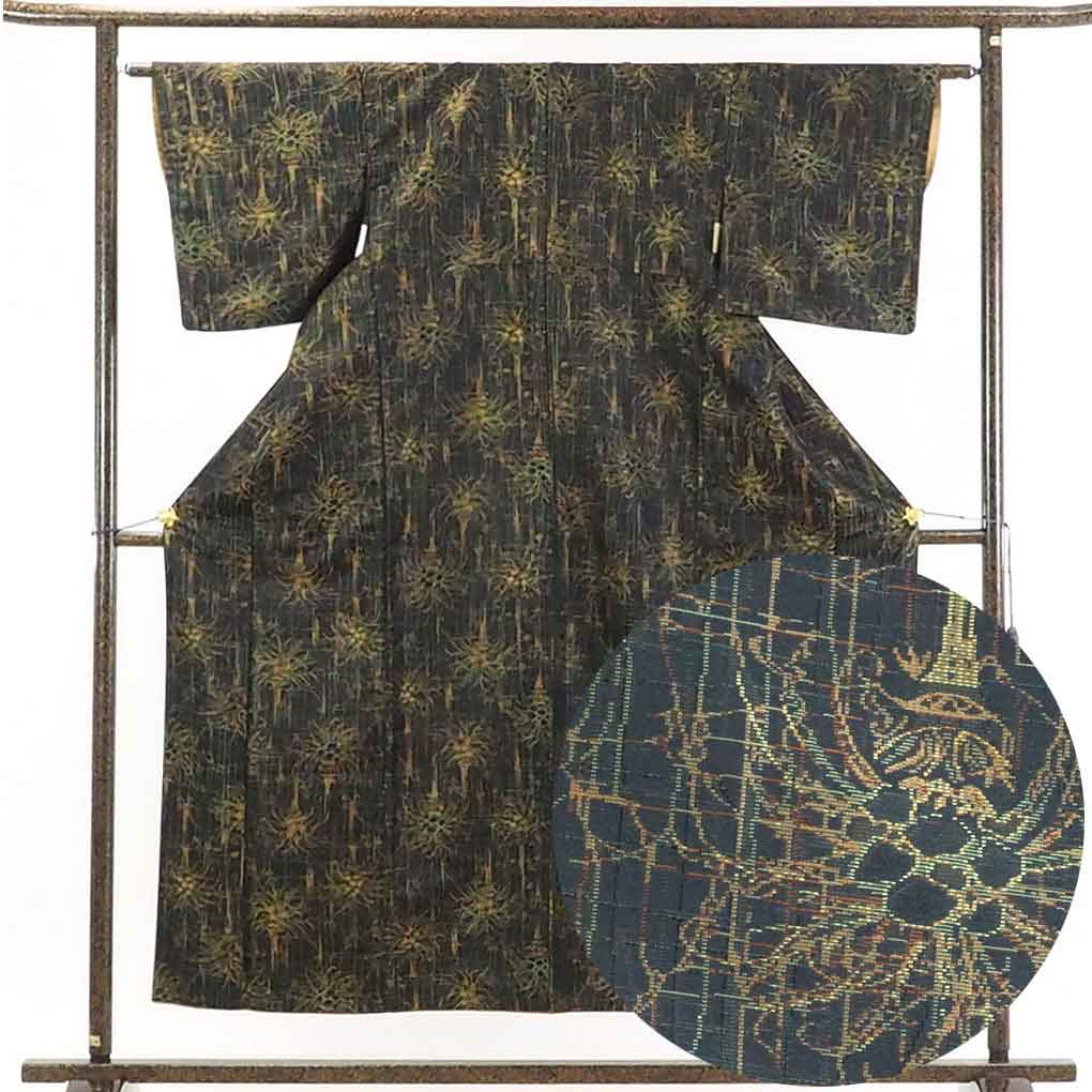 【在庫処分】リサイクル着物 紬正絹黒地先染袷紬着物 レディース 秋冬春用 シルク ブラック 裄Sサイズ身丈155cm 裄62cm 前幅22.5cm 後幅28cm 袖丈45cm【ランクA】
