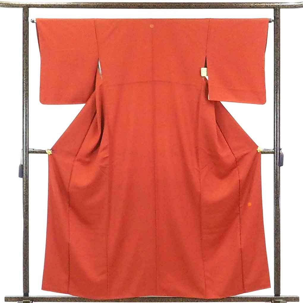 リサイクル着物 色無地正絹赤茶レンガ地一つ紋入作家物袷色無地 レディース 秋冬春用 シルク レッド 裄Mサイズ身丈160cm 裄65cm 前幅23cm 後幅28cm 袖丈49cm【ランクB】