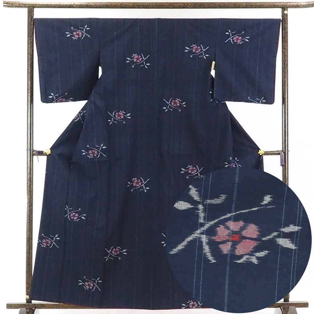 リサイクル着物 紬正絹紺地先染花柄袷紬着物 レディース 秋冬春用 シルク ネイビー 裄Lサイズ身丈163cm 裄67cm 前幅23.5cm 後幅29cm 袖丈49cm【ランクB】