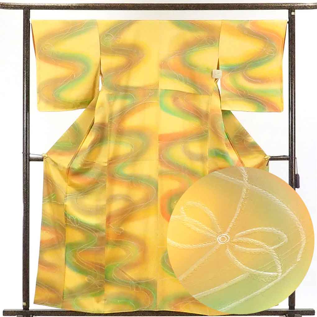 リサイクル着物 小紋正絹黄色地組紐地紋起こし柄袷小紋着物未使用品 レディース 秋冬春用 シルク イエロー 裄Lサイズ身丈162cm 裄67cm 前幅23cm 後幅29.5cm 袖丈50cm【ランクS】