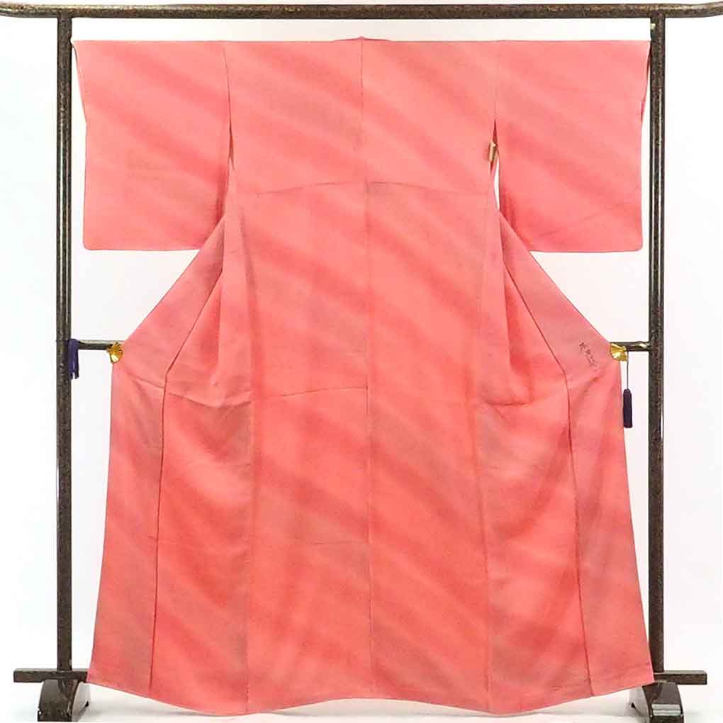 リサイクル着物 色無地正絹作家物ピンク地斜めぼかし袷色無地 レディース 秋冬春用 シルク ピンク 裄Lサイズ トールサイズ身丈166cm 裄67cm 前幅24cm 後幅30cm 袖丈52cm【ランクA】