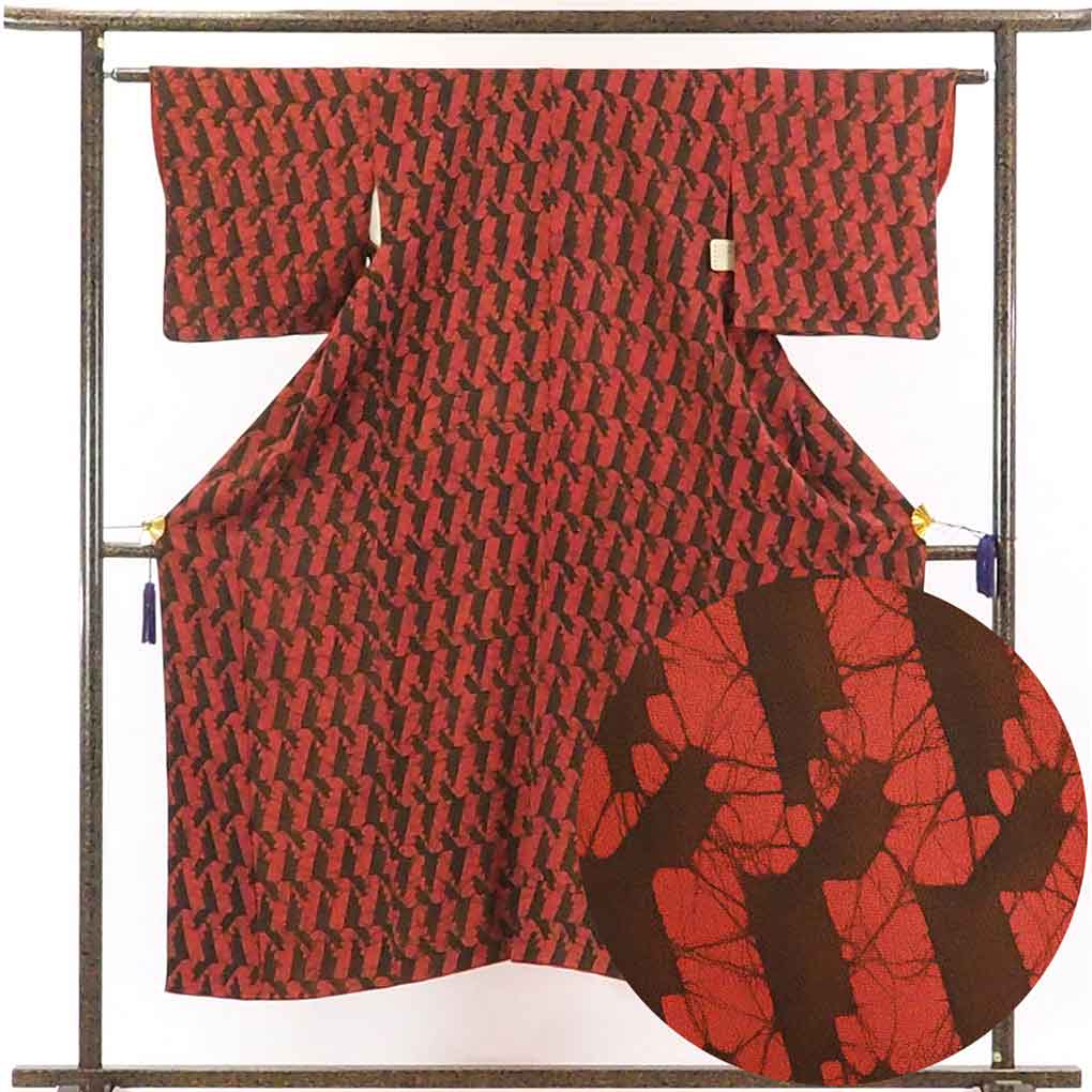 リサイクル着物 小紋正絹赤地袷小紋着物 レディース 秋冬春用 シルク レッド 裄Sサイズ身丈148cm 裄62cm 前幅22cm 後幅28cm 袖丈44cm【ランクC】